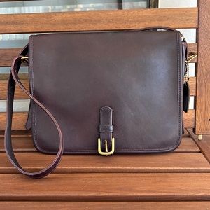True Vintage EUC Early-Run COACH “Buckled Pouch” crossbody (large size) BURGUNDY
